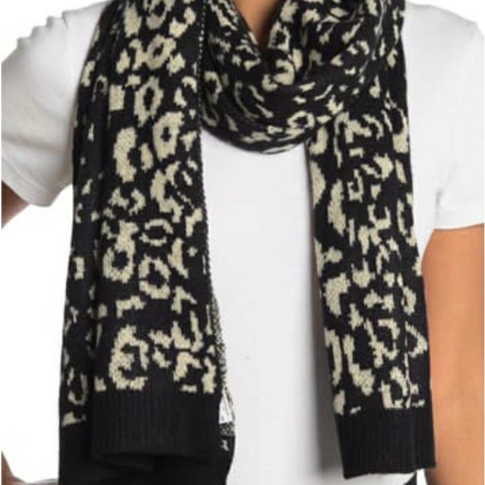 Leopard Knit Scarf